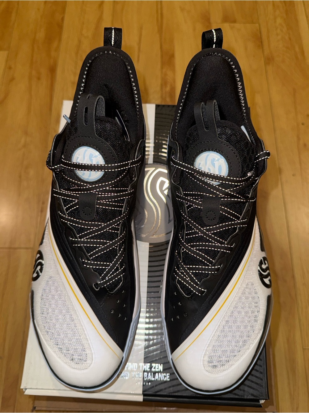 361 Degrees Men’s Zen VI Black/White/Blue Basketball Sneakers - Picture 5 of 12